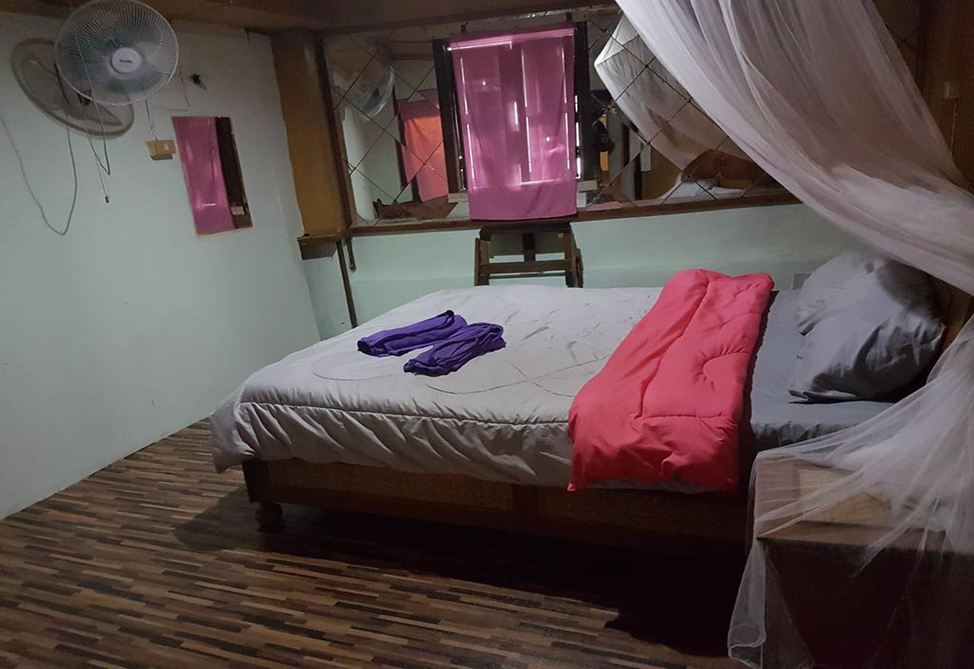 Bar 184 Party Hostel (Adults Only) Τσιανγκ Ράϊ Εξωτερικό φωτογραφία